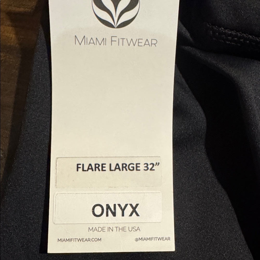 Miami FitWear Black Women’s Performance Leggings-Size Large, Inseam 32 - Picture 10 of 10